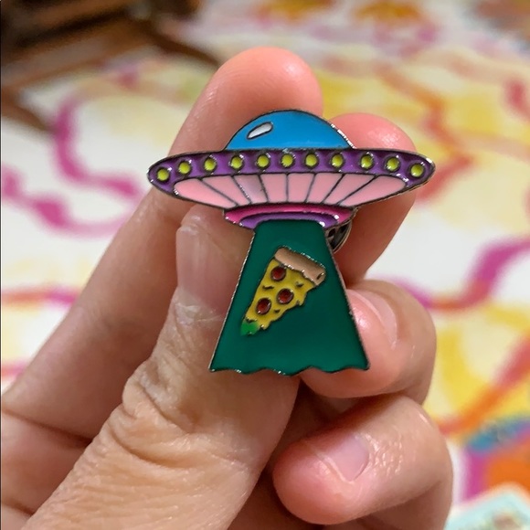 3/$15 Pizza Abduction Pin - Picture 5 of 5